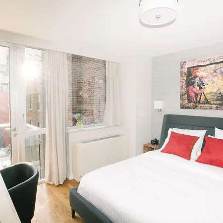 Hotel 32 32