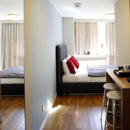 32 32 Hotel