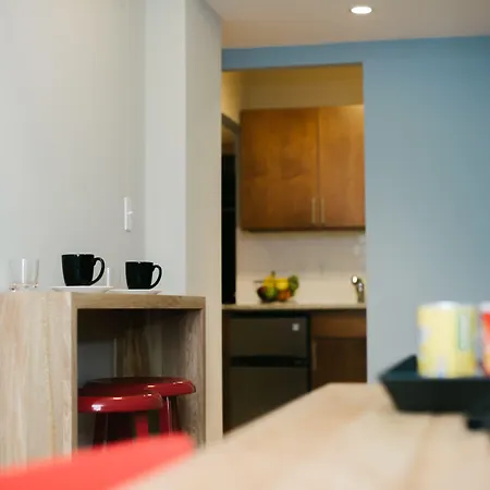 Hotel 32 32