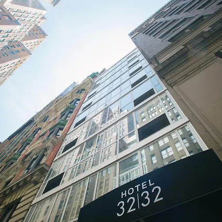 Hotel 32 32