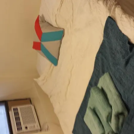 Nyc Two-bedroom Apartment, Next To Subway Apartment New York