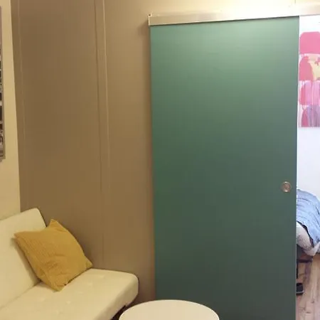 Nyc Two-bedroom Apartment, Next To Subway Apartment New York