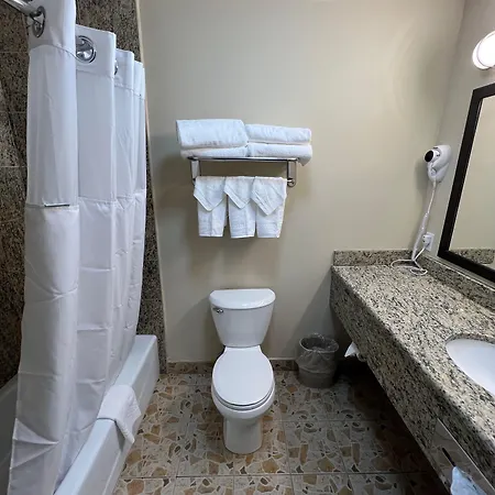 Hotel Travelodge By Wyndham Queens