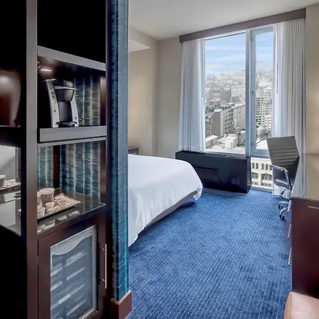 Hilton Fashion District 4*