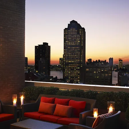 Sheraton Tribeca 4*