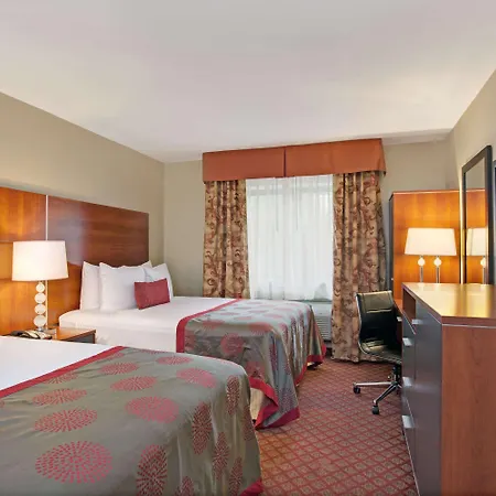 Ramada By Wyndham Staten Island Hotel 3*