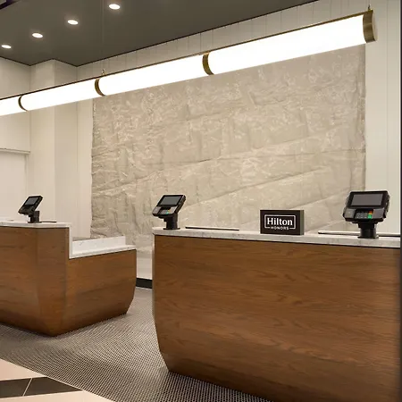Doubletree By Hilton Downtown 4*