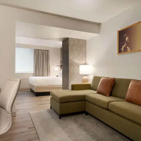 Doubletree By Hilton Downtown 4*