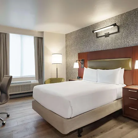Doubletree By Hilton Downtown 4*