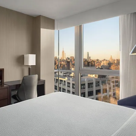 Courtyard By Marriott Manhattan / Soho