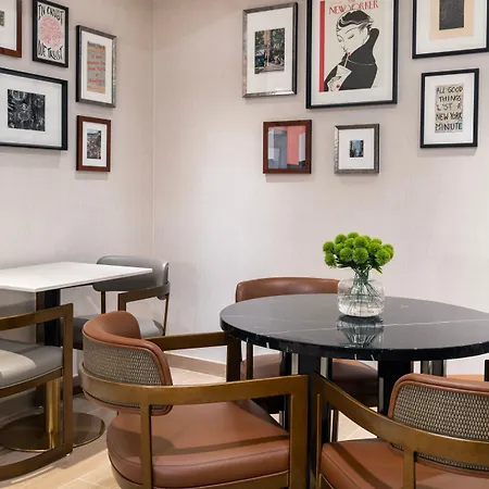 Hotel Courtyard By Marriott Manhattan / Soho