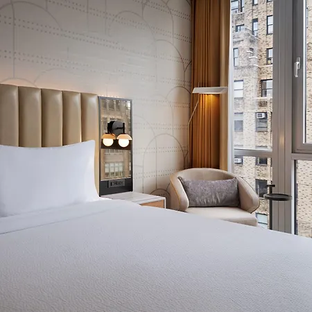 Courtyard By Marriott Manhattan / Soho 4*