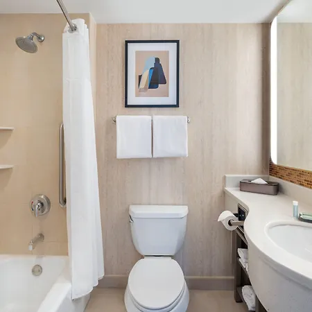 Courtyard By Marriott Manhattan / Soho Hotel