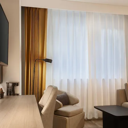 Courtyard By Marriott Manhattan / Soho 4*