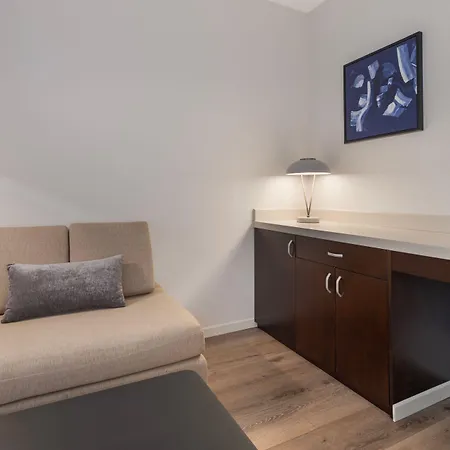 Courtyard By Marriott Manhattan / Soho 4*