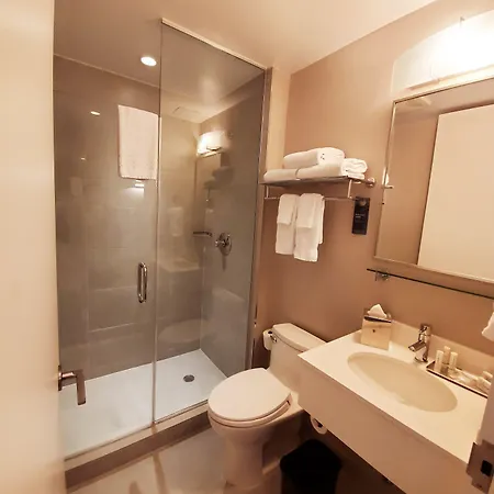 Hotel Fairfield & By Marriott Brooklyn New York