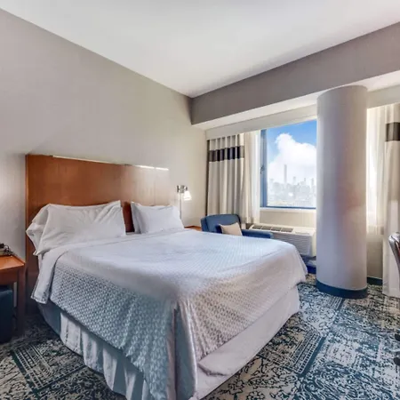 Vista Lic Hotel, Premier Collection By Western New York