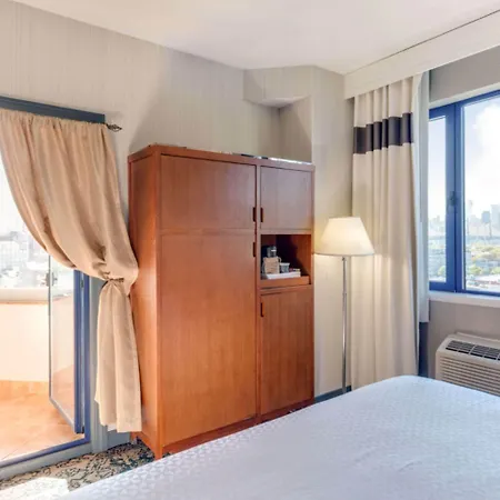Hotel Vista Lic Hotel, Premier Collection By Western New York