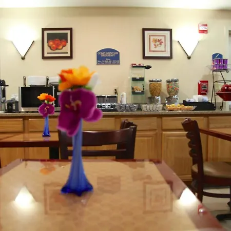 - Laguardia Airport Hotel