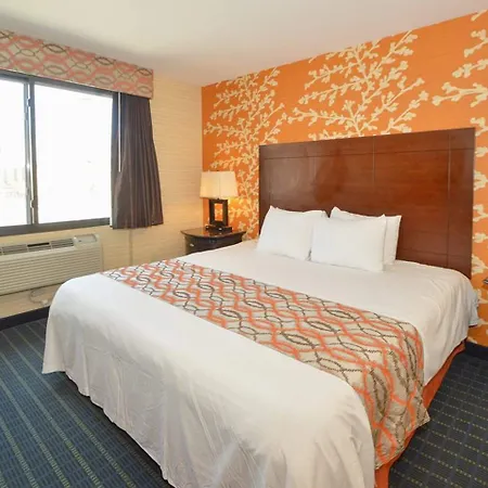 - Laguardia Airport Hotel New York