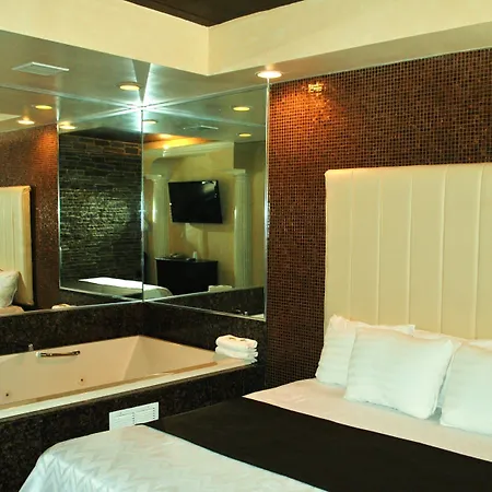 Surfside Three 2* New York