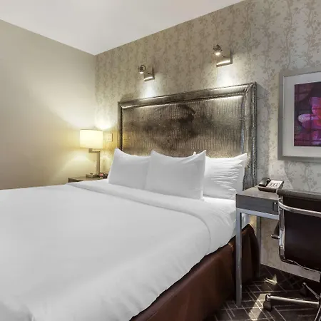 Times Square West Hotel, Bw Signature Collection Hotel 3*