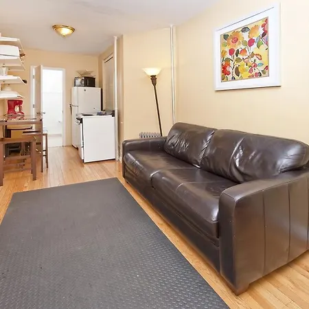 Superior Midtown East Apartment *