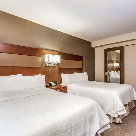 Hampton Manhattan Grand Hotel 3*