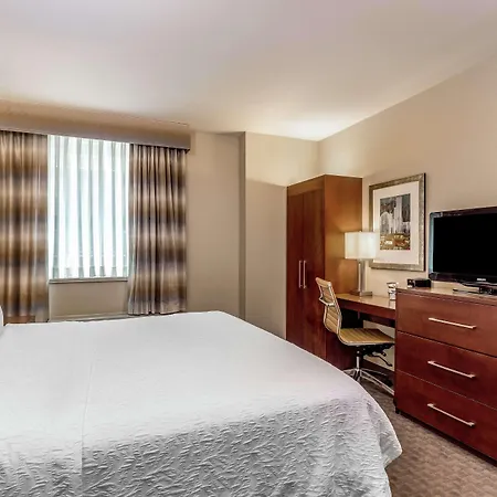 Hampton Manhattan Grand