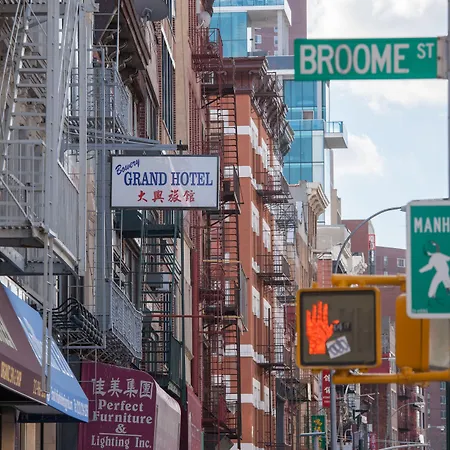 Bowery Grand Hostel *