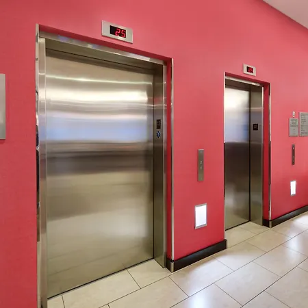Courtyard By Marriott Times Square West New York