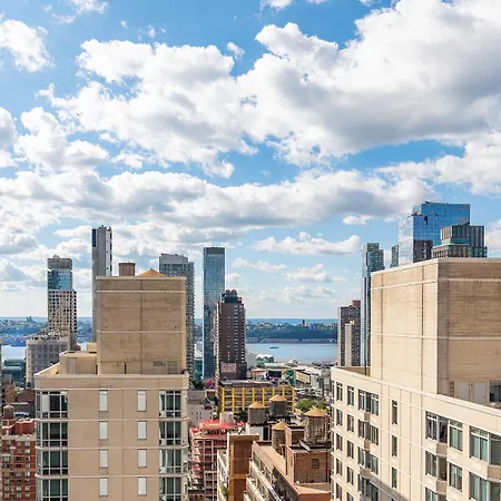Hotel Courtyard By Marriott Times Square West 3*
