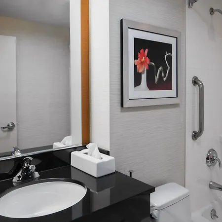 Hotel Fairfield & Manhattan/downtown East 3*