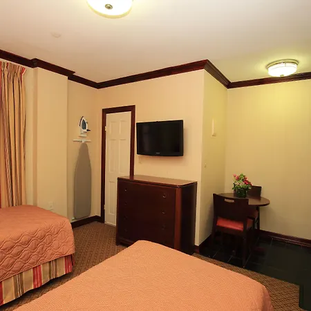 Aparthotel Radio 3*