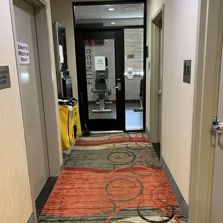 Fairfield & By Marriott Staten Island Hotel