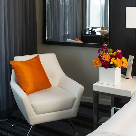 Courtyard By Marriott Manhattan/central Park Hotel 4*