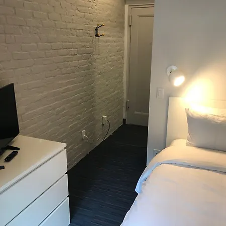 Chelsea Pines Hotel