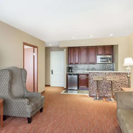 Ramada By Wyndham Flushing Queens
