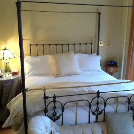 The At Irving Place 4*