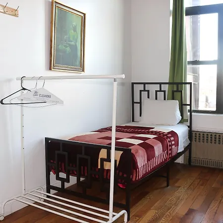 Hostel Ny Moore