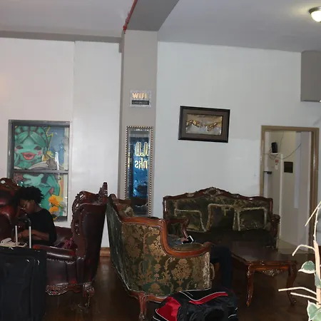 Ny Moore Hostel *
