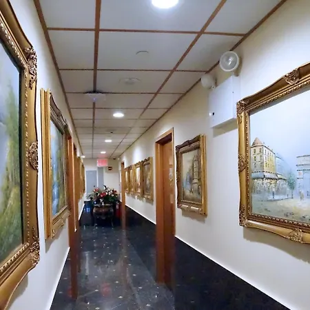 Paris Hotel 3*
