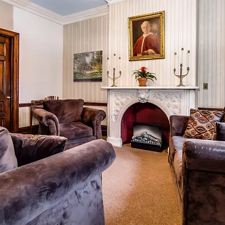 Leo House Hotel