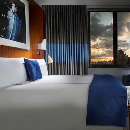 6 Columbus Park Hotel 4*