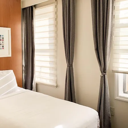 Hotel Midtown West 3*