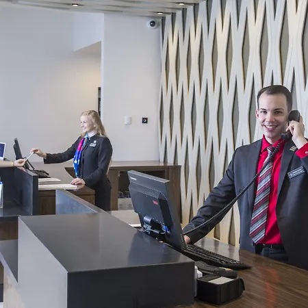 By Marriott The Bronx At Metro Center Atrium New York