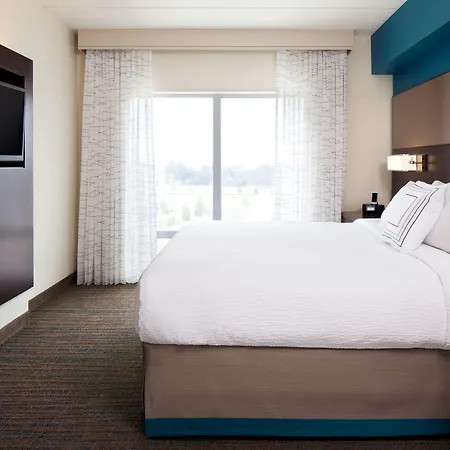 By Marriott The Bronx At Metro Center Atrium Hotel New York