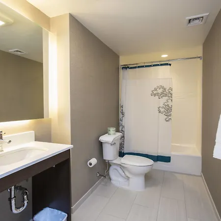 By Marriott The Bronx At Metro Center Atrium Hotel New York