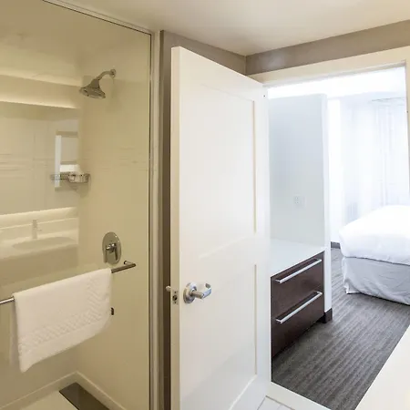 By Marriott The Bronx At Metro Center Atrium New York