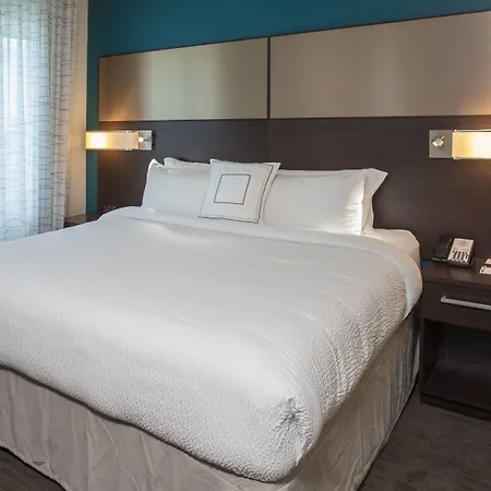 By Marriott The Bronx At Metro Center Atrium